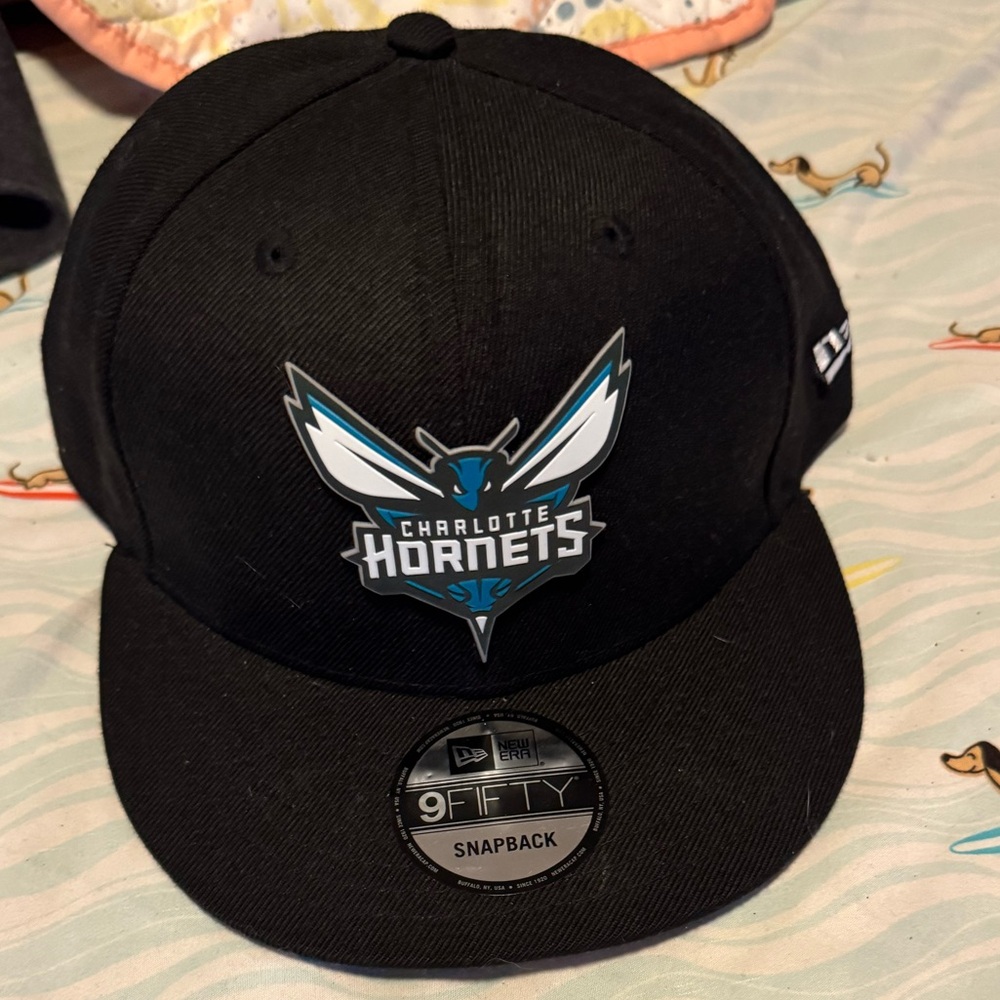 New Era Black Charlotte Hornets 9FIFTY Snapback Hat